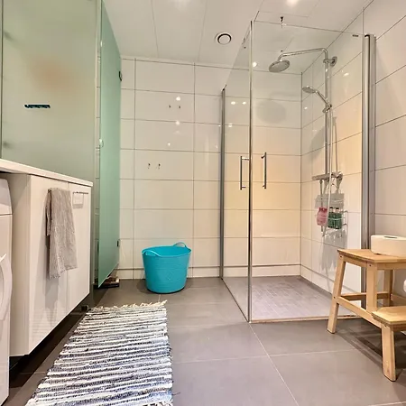 Location 3 Bedrooms Modern Sauna, Balcony, Elevator, And Easy Access To Center *