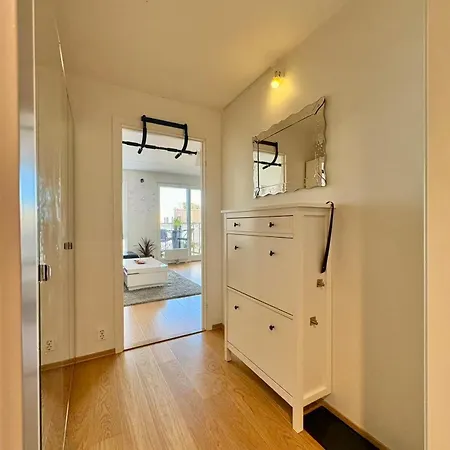Location 3 Bedrooms Modern Sauna, Balcony, Elevator, And Easy Access To Center * אוסלו