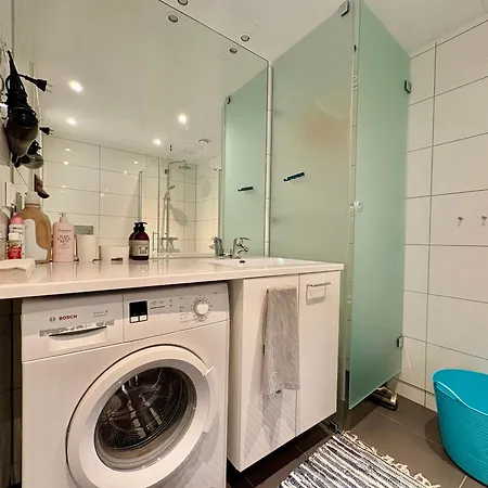 Location 3 Bedrooms Modern Sauna, Balcony, Elevator, And Easy Access To Center Apartmán Oslo