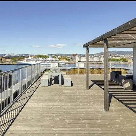 Location 3 Bedrooms Modern Sauna, Balcony, Elevator, And Easy Access To Center Apartmán